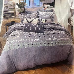 Duvet Cover & Decorative Pillow Covers-Full /Queen